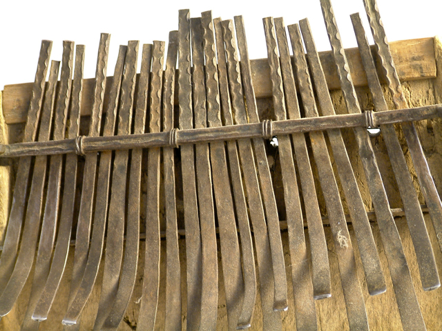 3 - 01b, Matepe or njari, possibly by Chaka Chawasarira (?), Zimbabwe, Shona (Detail)